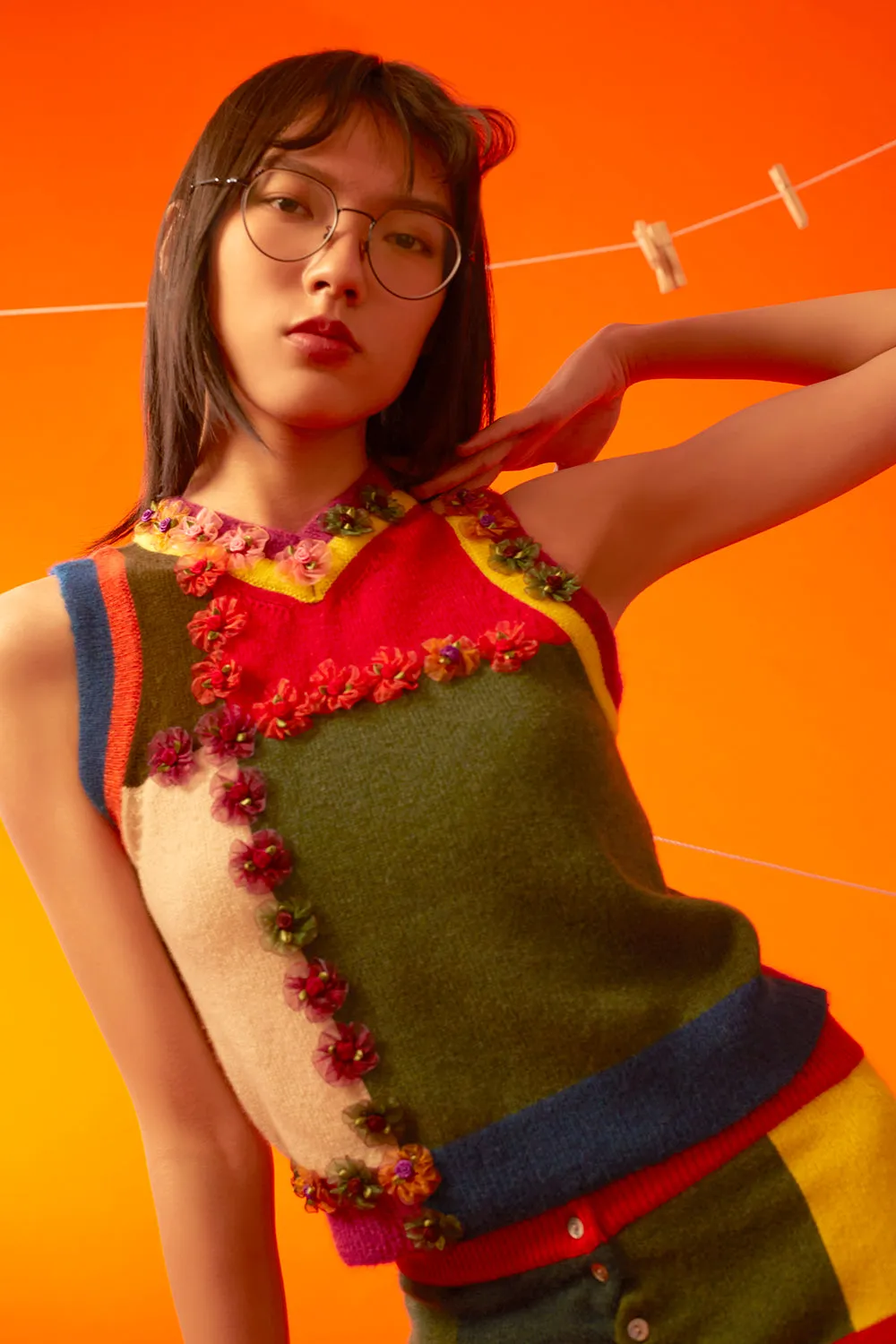 Checked Shrunken Vest in Tomato Lambswool