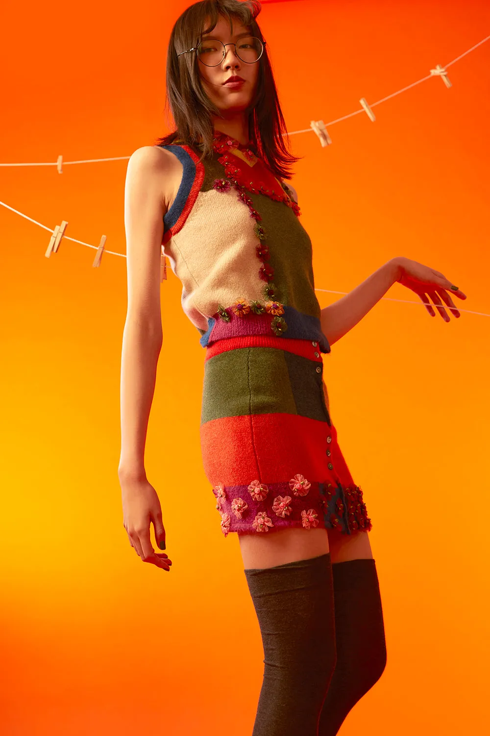 Checked Shrunken Vest in Tomato Lambswool