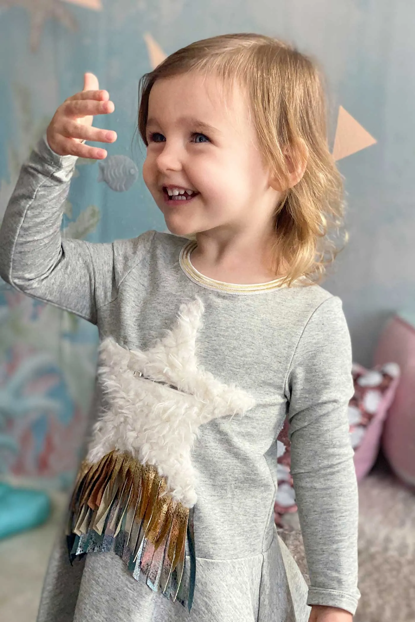 Little Girls Long Sleeve Star Pocket Knit Dress