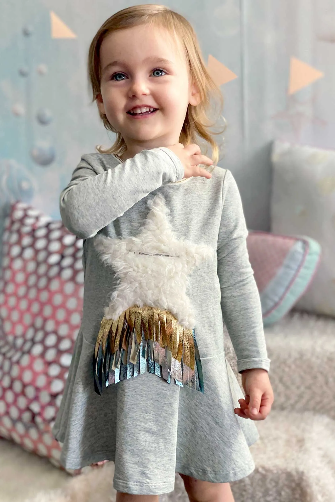 Little Girls Long Sleeve Star Pocket Knit Dress