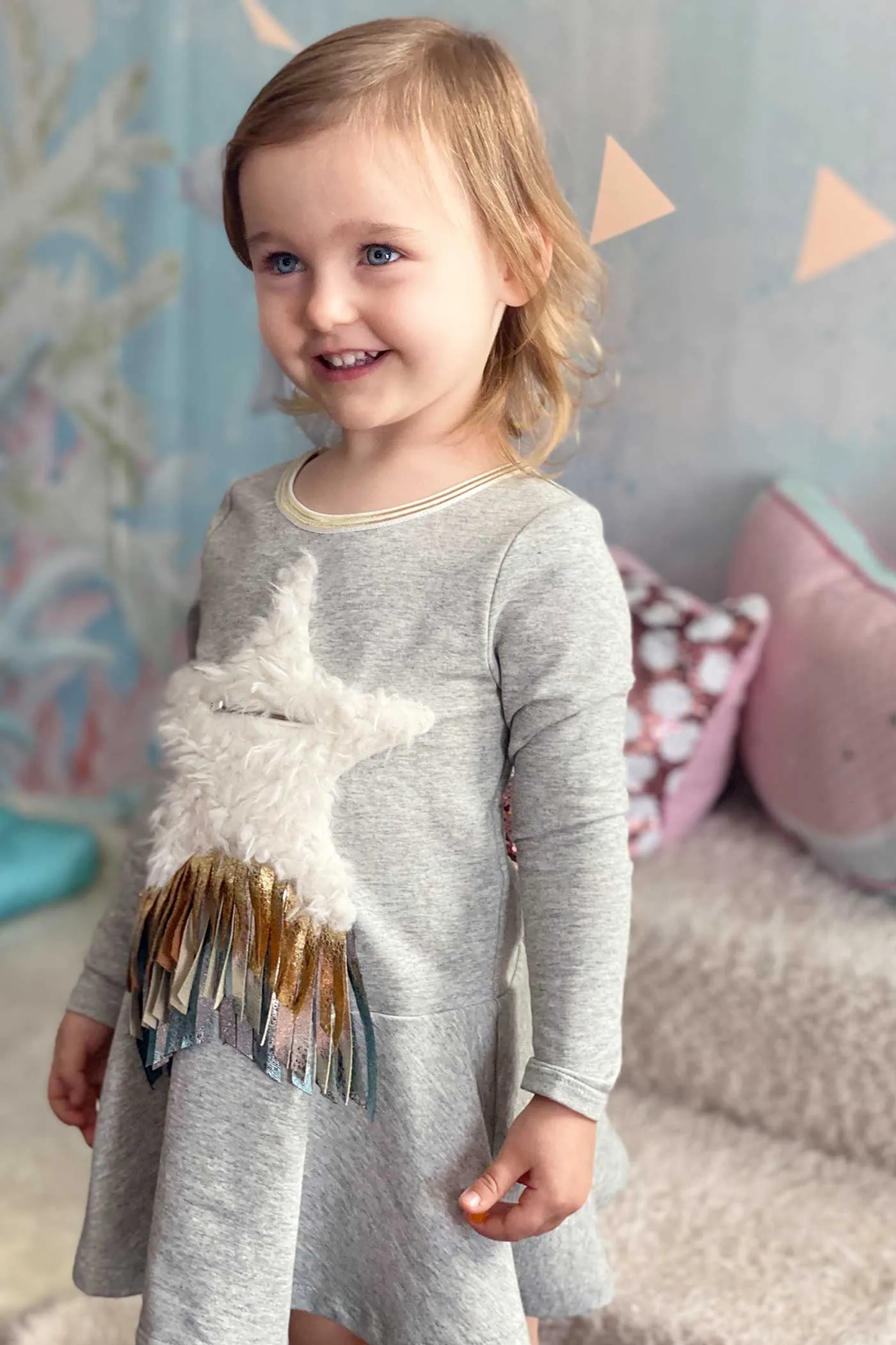 Little Girls Long Sleeve Star Pocket Knit Dress