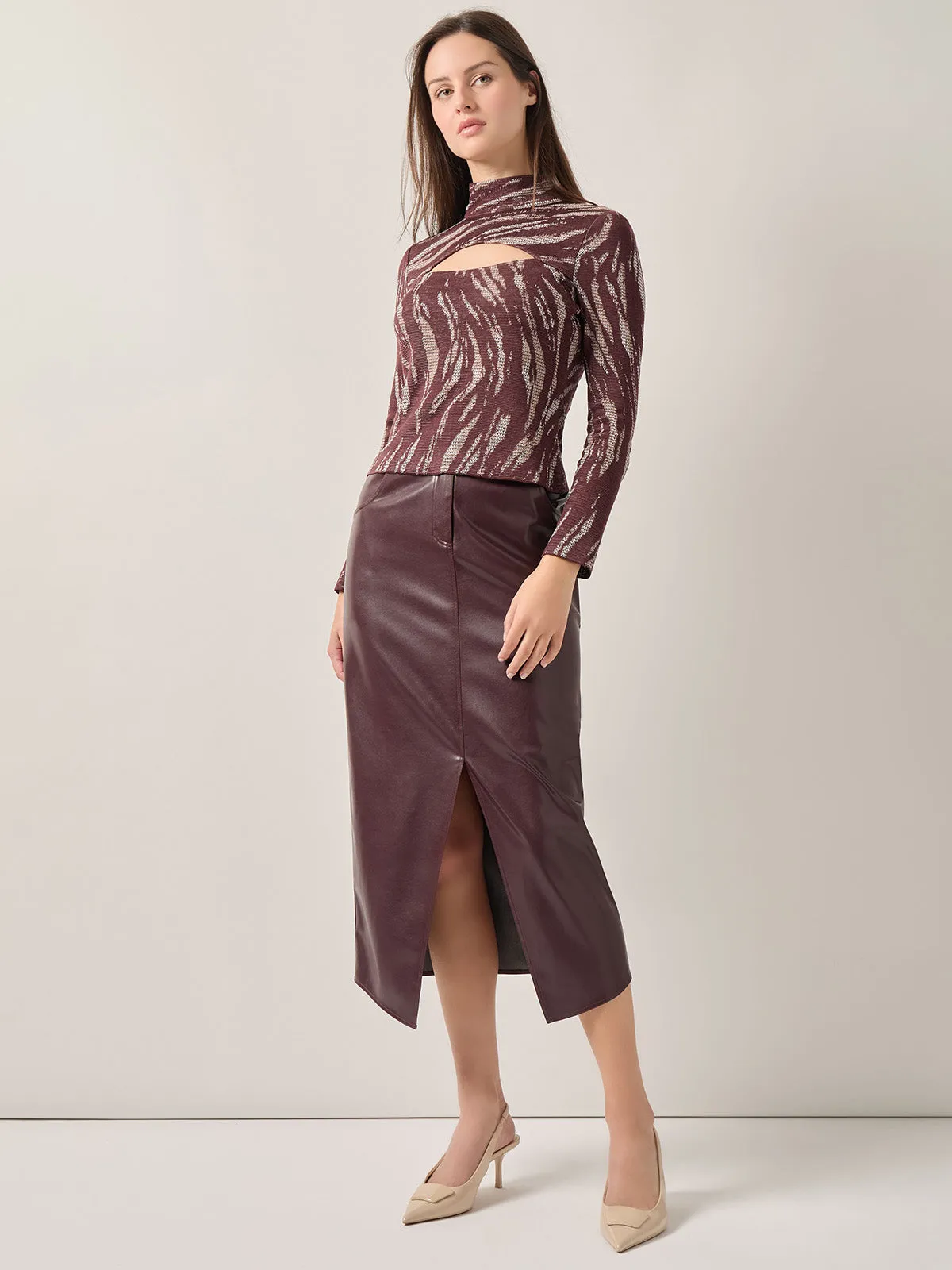 Modern Fit Oval Front Cutout Jacquard Knit Top